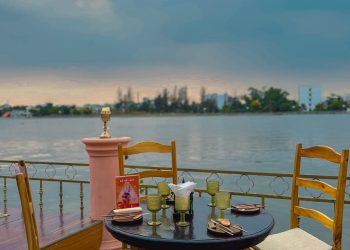 View lãng mạn nhìn ra sông Sài Gòn